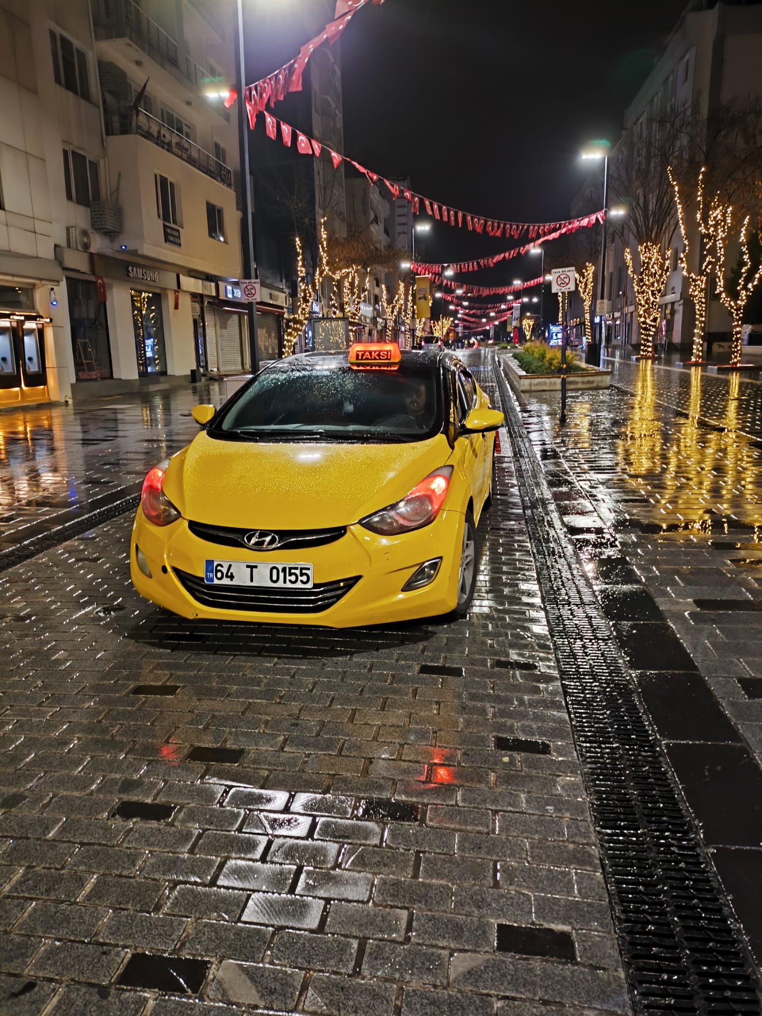 Uşak Nöbetçi Taksi 64 T 0155